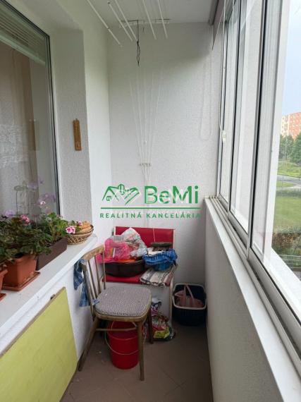 Predaný 3 izbovy byt s logiou na Komenského ulici na predaj