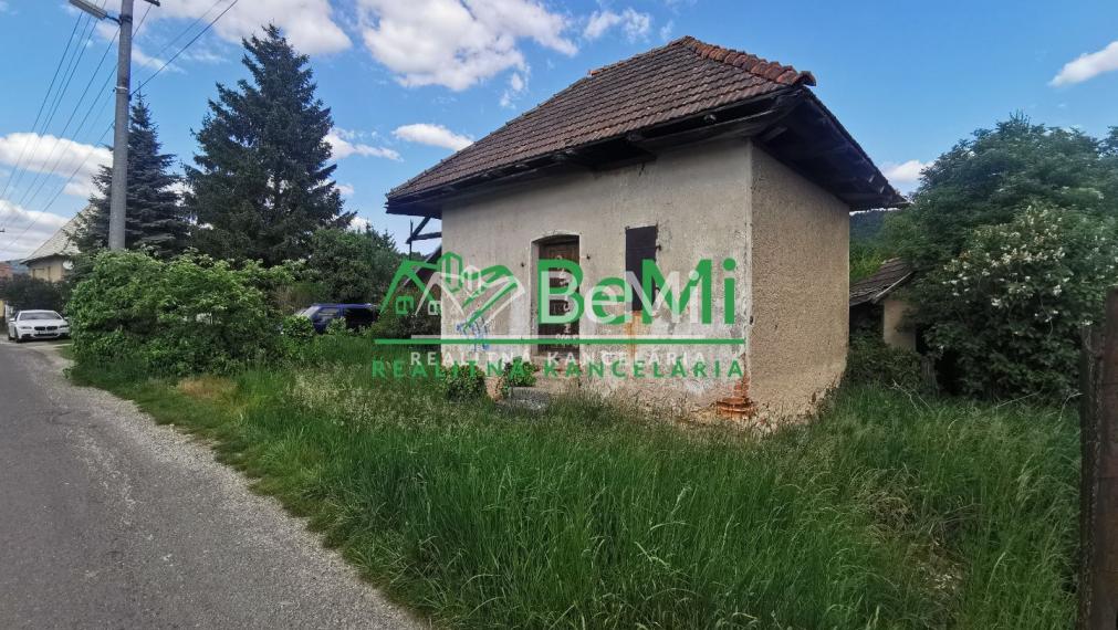 Predaj pozemku s hospodárskou budovou v obci Pravenec (025-14-ZUPIa)