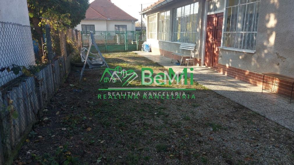 Predaj starší rodinný dom Vráble, NR (107-12-ERF)