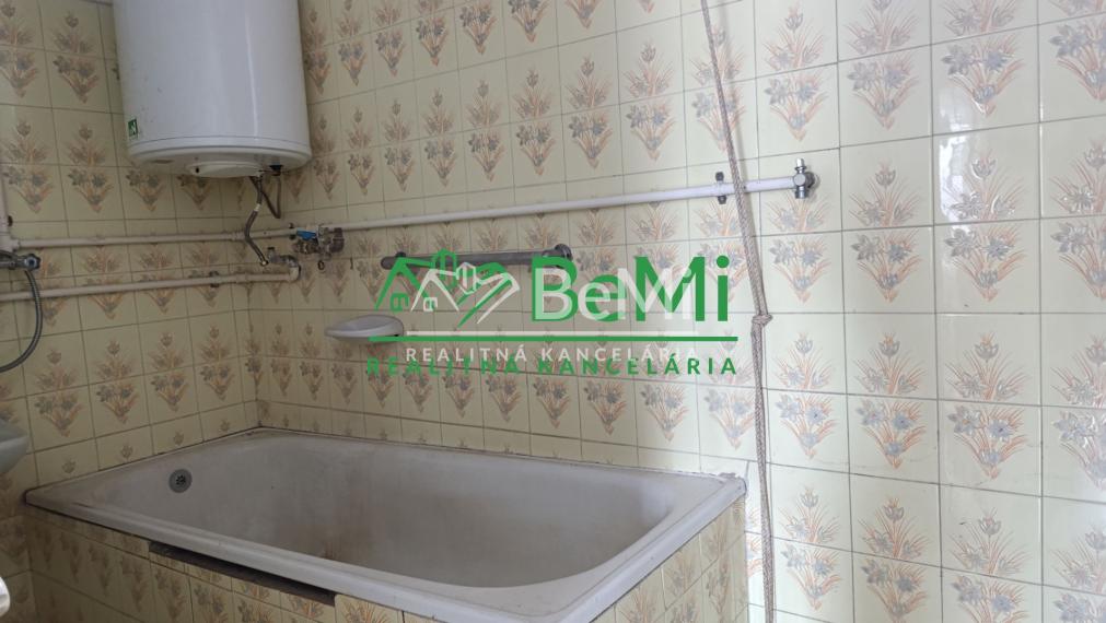 Dom v tichej lokalite obce   Boldogkovarajla za 49000,-Eur