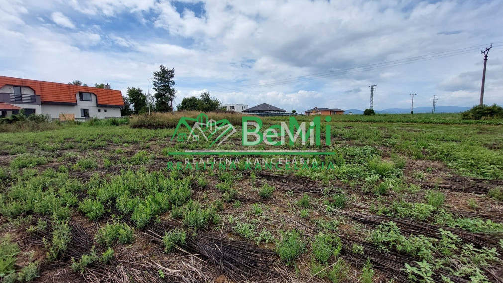 Na predaj stavebný pozemok na mravenisku Topoľčany