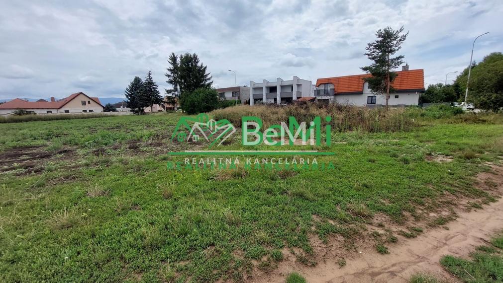 Na predaj stavebný pozemok na mravenisku Topoľčany