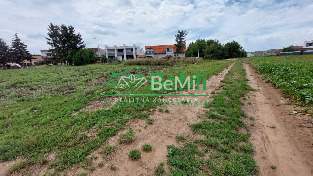 Na predaj stavebný pozemok na mravenisku Topoľčany