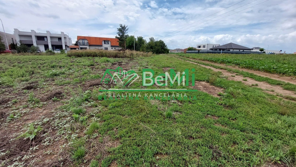 Na predaj stavebný pozemok na mravenisku Topoľčany