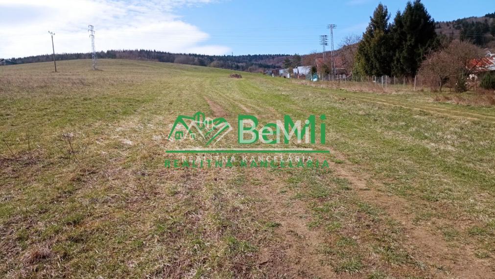 Na predaj rekreačný pozemok, so stavebným investičným potenciálom