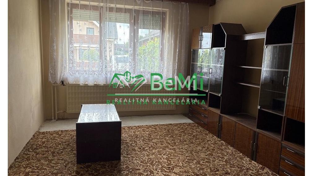 Predaj rodinného domu Urmince 109-12-ROCH