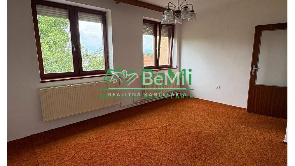 Predaj rodinného domu Urmince 109-12-ROCH