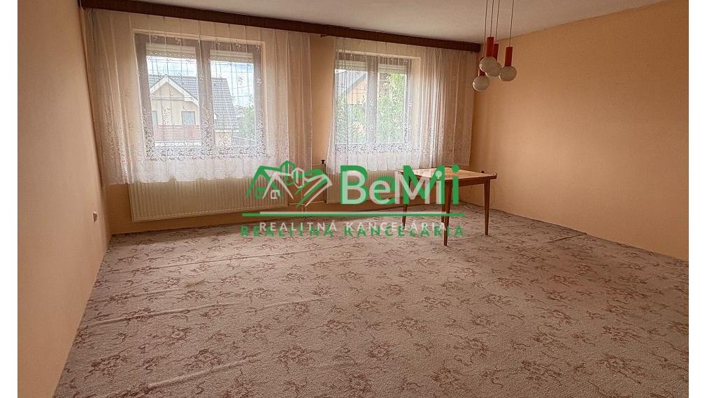 Predaj rodinného domu Urmince 109-12-ROCH