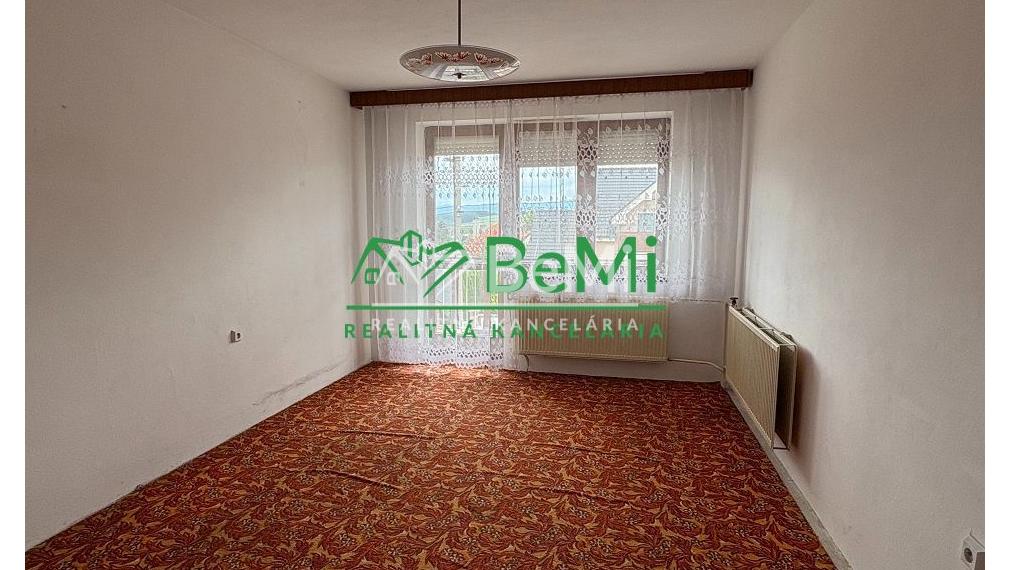 Predaj rodinného domu Urmince 109-12-ROCH