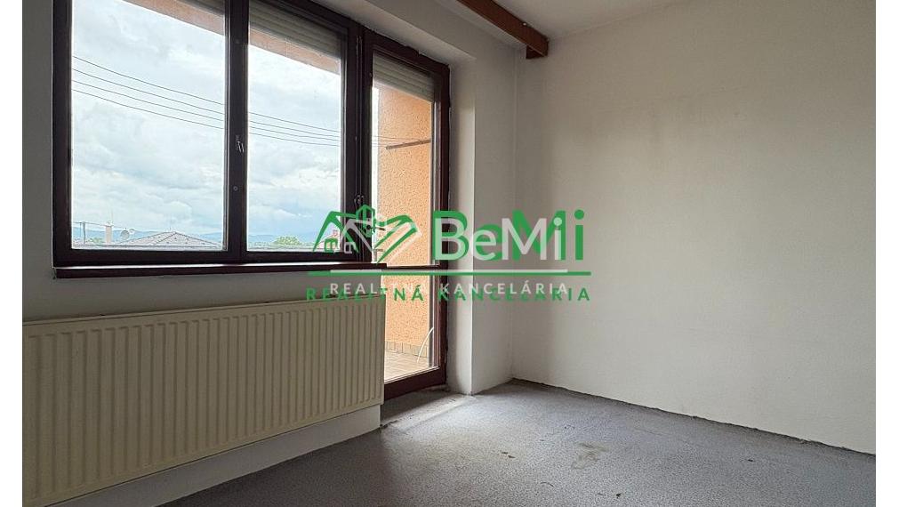 Predaj rodinného domu Urmince 109-12-ROCH