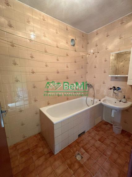 Predaj rodinného domu Urmince 109-12-ROCH