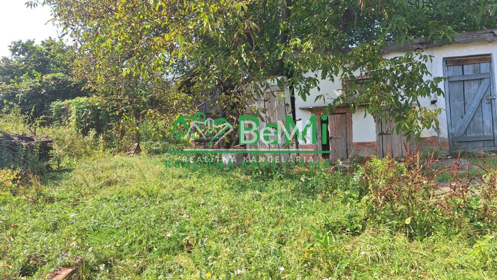 Dom so záhradou   vo výmere 2200 m2 Korlát-19900,-Eur