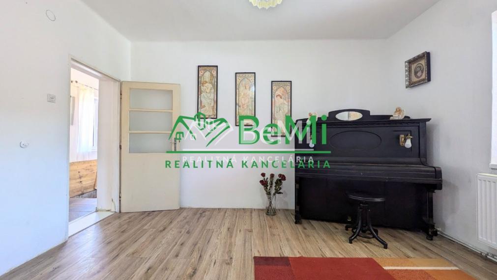 Predaj, rodinný dom / chalupa - Zlatno (1228-12-AFI)