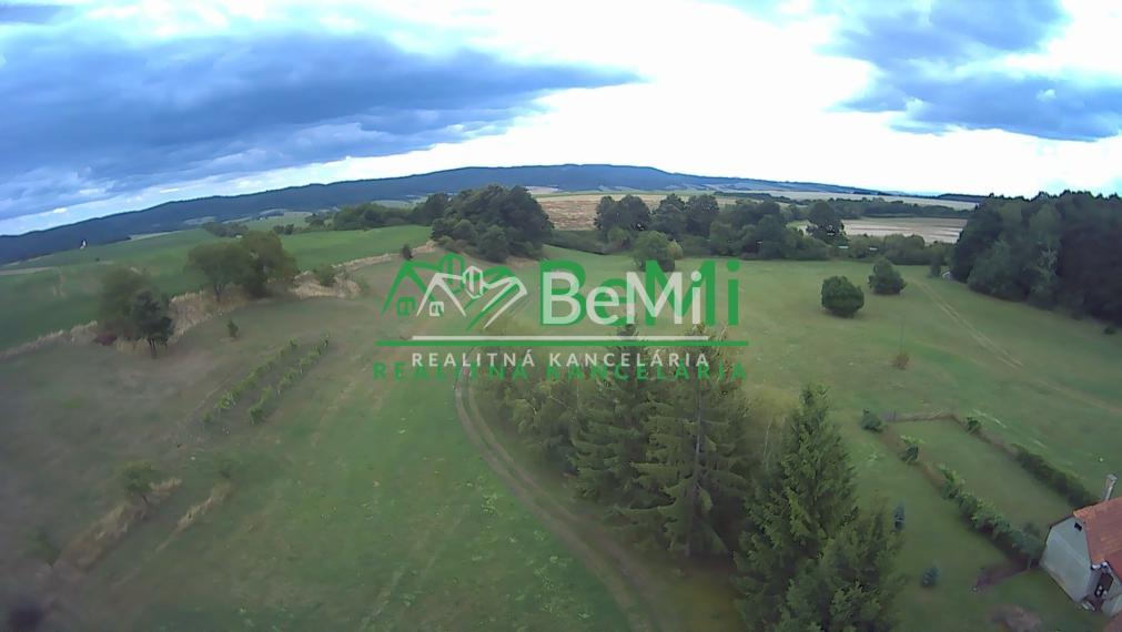 REZERVOVANÉ!!! Usadlosť s investičným pozemkom 018-12-MIKU