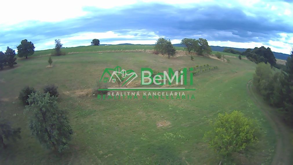 REZERVOVANÉ!!! Usadlosť s investičným pozemkom 018-12-MIKU