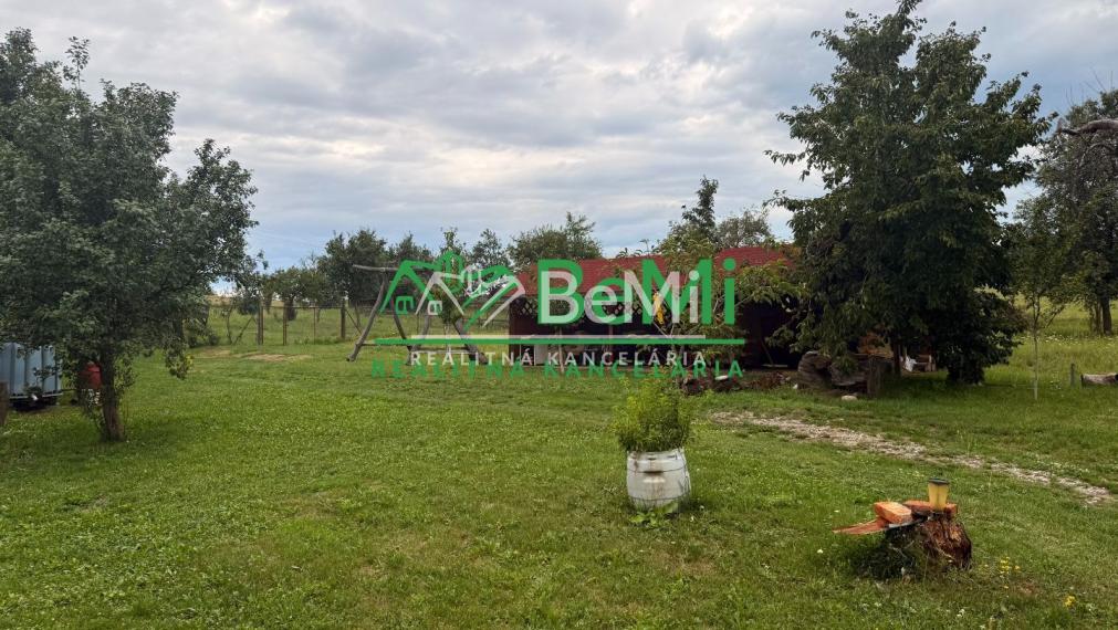 REZERVOVANÉ!!! Usadlosť s investičným pozemkom 018-12-MIKU