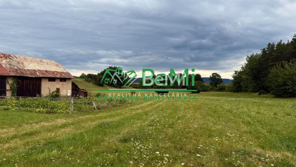 REZERVOVANÉ!!! Usadlosť s investičným pozemkom 018-12-MIKU