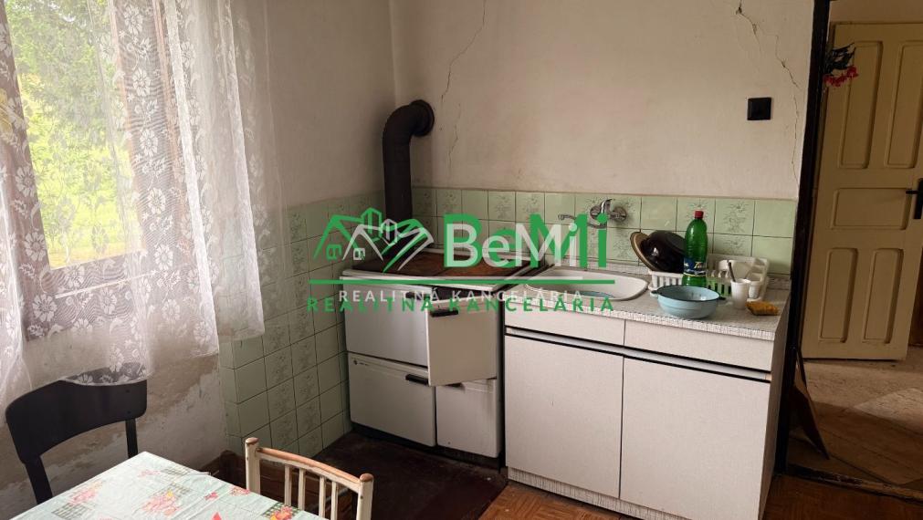 REZERVOVANÉ!!! Usadlosť s investičným pozemkom 018-12-MIKU