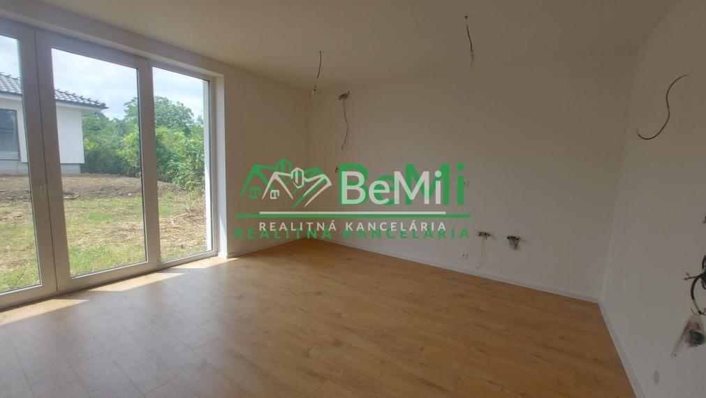 Predaj 4 izbový rodinný dom Nitra-Lužianky (227-12-JUF)