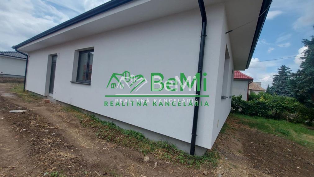 Predaj 4 izbový rodinný dom Nitra-Lužianky (227-12-JUF)