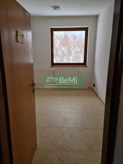 Predaj, Objekt, Makov, okr: Čadca (730-18-JAS)