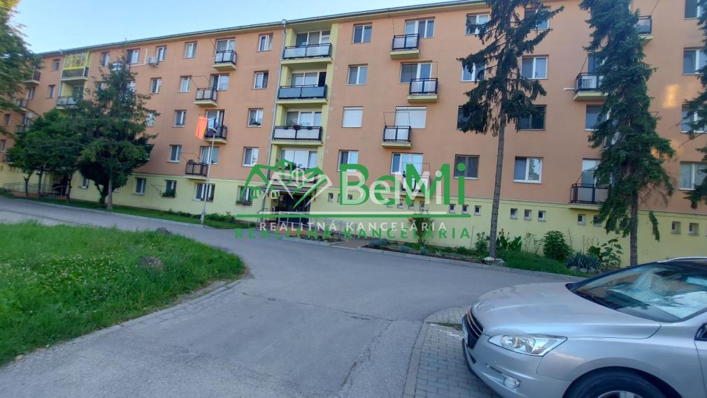 Predaj  4 izbový byt  NItra, pôvodný stav (229-114-JUF)