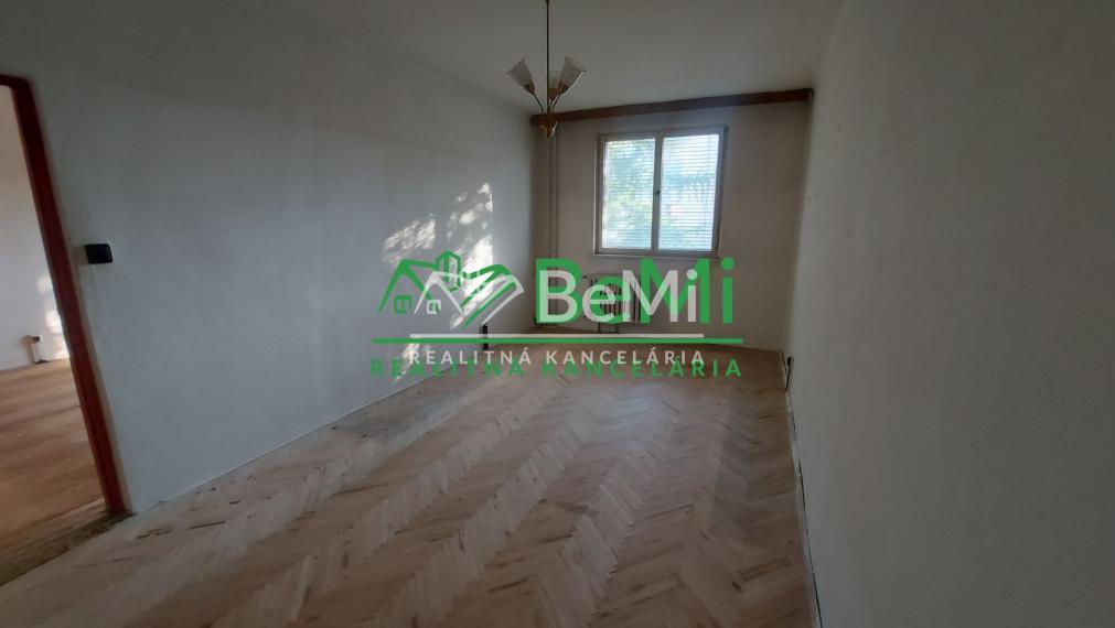 Predaj  4 izbový byt  NItra, pôvodný stav (229-114-JUF)