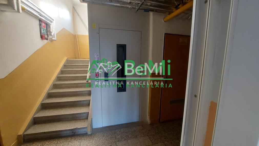 Predaj  4 izbový byt  NItra, pôvodný stav (229-114-JUF)