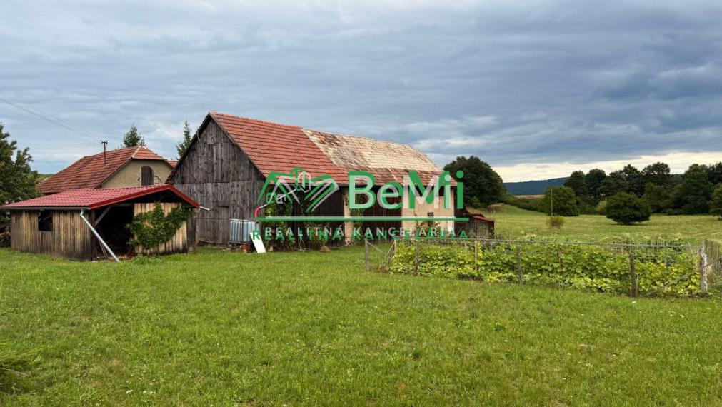 REZERVOVANÉ.Usadlosť s rekreačným pozemkom 018-014-MIKU