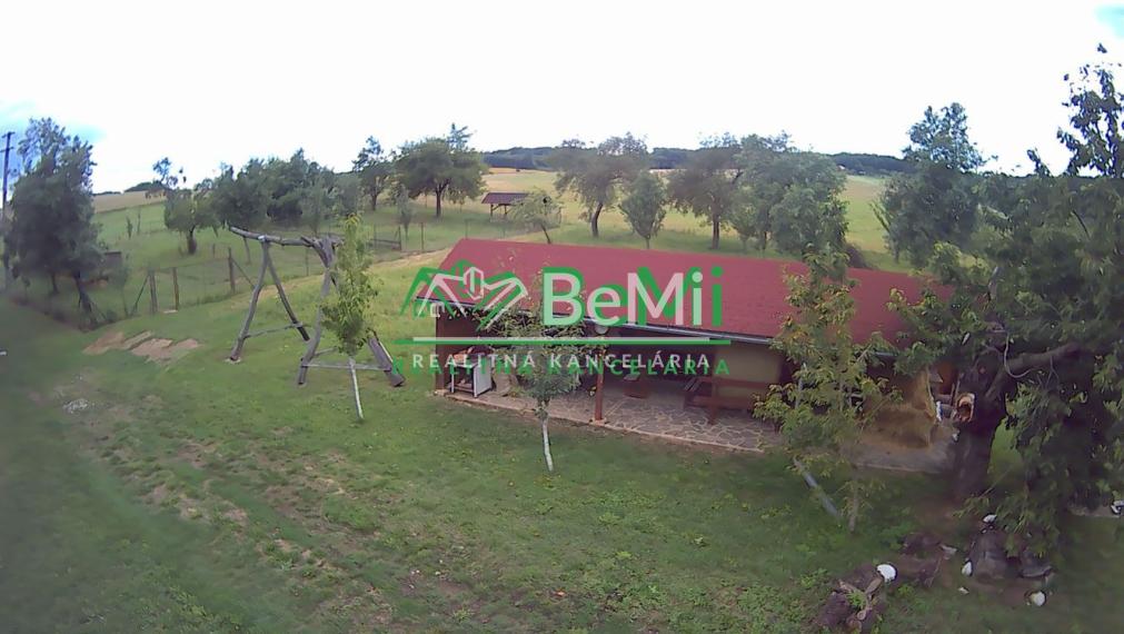 REZERVOVANÉ.Usadlosť s rekreačným pozemkom 018-014-MIKU