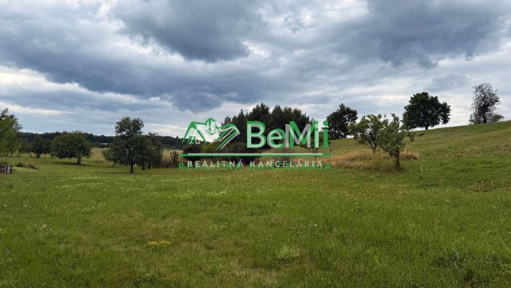 REZERVOVANÉ.Usadlosť s rekreačným pozemkom 018-014-MIKU