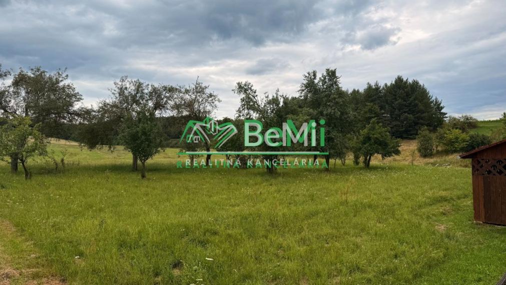 REZERVOVANÉ.Usadlosť s rekreačným pozemkom 018-014-MIKU