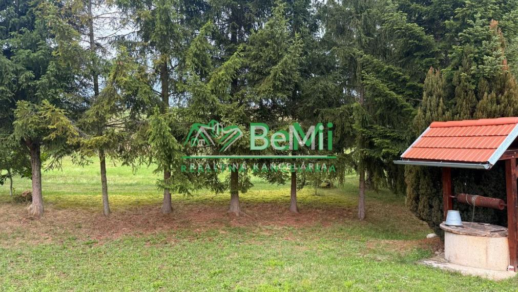 REZERVOVANÉ.Usadlosť s rekreačným pozemkom 018-014-MIKU