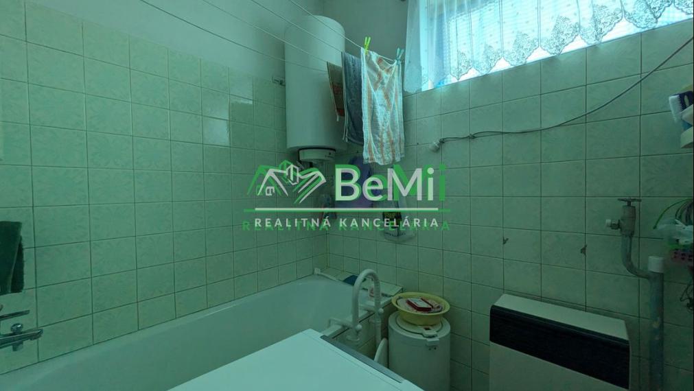 Predaj, rodinný dom - Veľké Kozmálovce (1229-12-AFI)