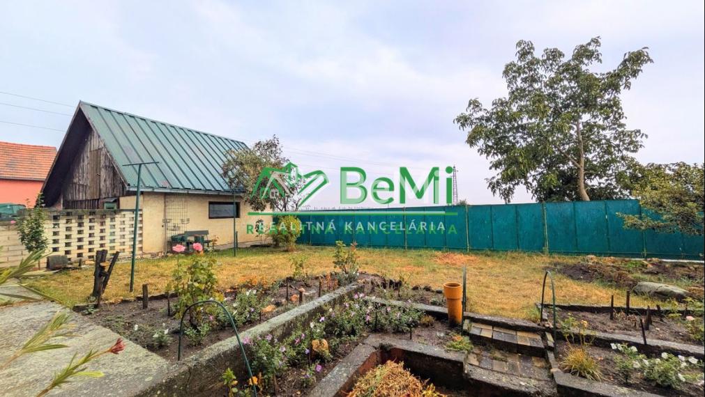 Predaj, rodinný dom - Veľké Kozmálovce (1229-12-AFI)