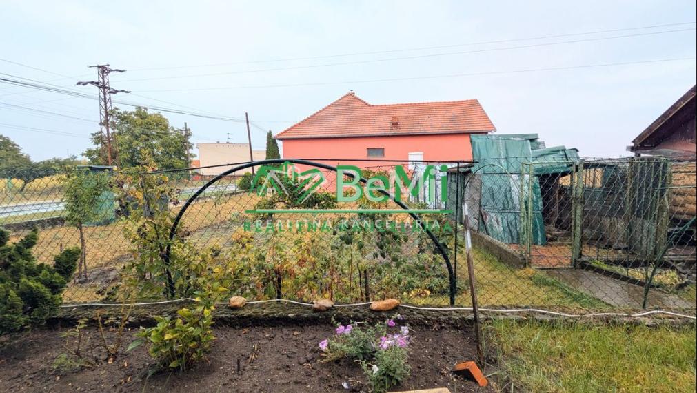 Predaj, rodinný dom - Veľké Kozmálovce (1229-12-AFI)