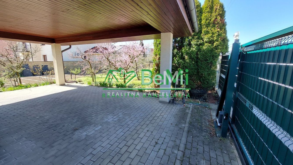 Na predaj stavebný pozemok v meste Piešťany ID 206-14-LUGUa