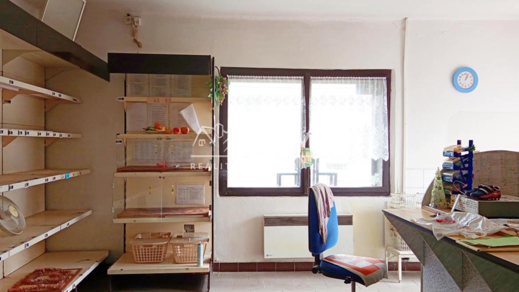 Predaj obchodný priestor/ rod. dom - Demandice (045-18-HEKA)