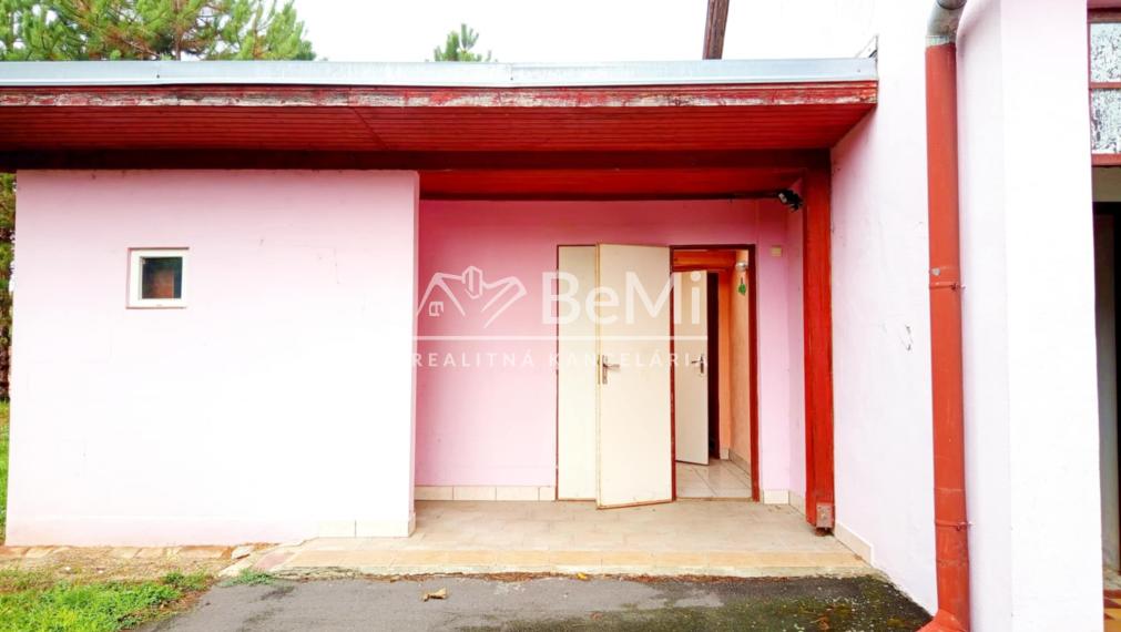 Predaj obchodný priestor/ rod. dom - Demandice (045-18-HEKA)