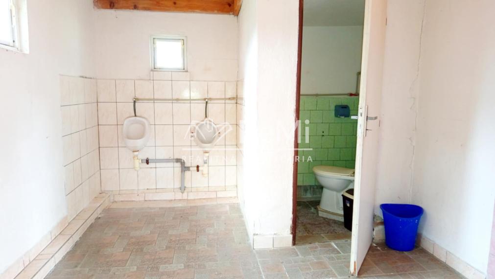 Predaj obchodný priestor/ rod. dom - Demandice (045-18-HEKA)