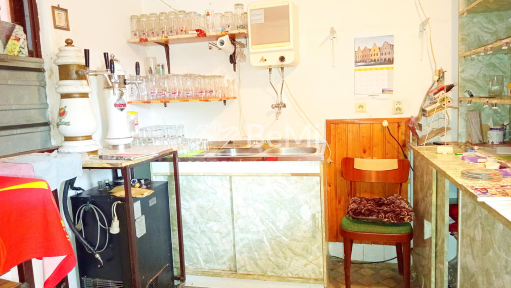 Predaj obchodný priestor/ rod. dom - Demandice (045-18-HEKA)