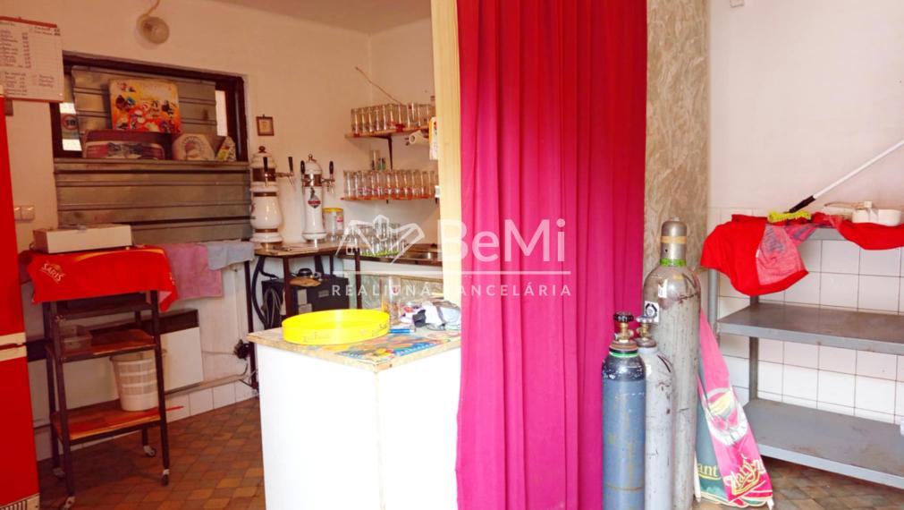 Predaj obchodný priestor/ rod. dom - Demandice (045-18-HEKA)