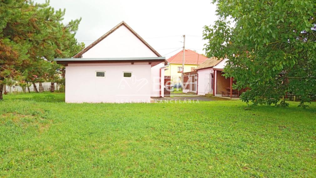 Predaj obchodný priestor/ rod. dom - Demandice (045-18-HEKA)