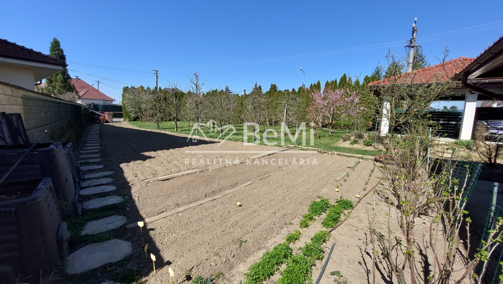 Na predaj stavebný pozemok v meste Piešťany ID 206-14-LUGUa