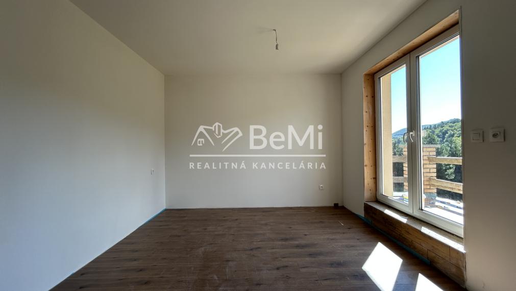 Predaj novostavba, 4 izbový byt,  rodinný dom Nová Baňa (102-12-MIJK)