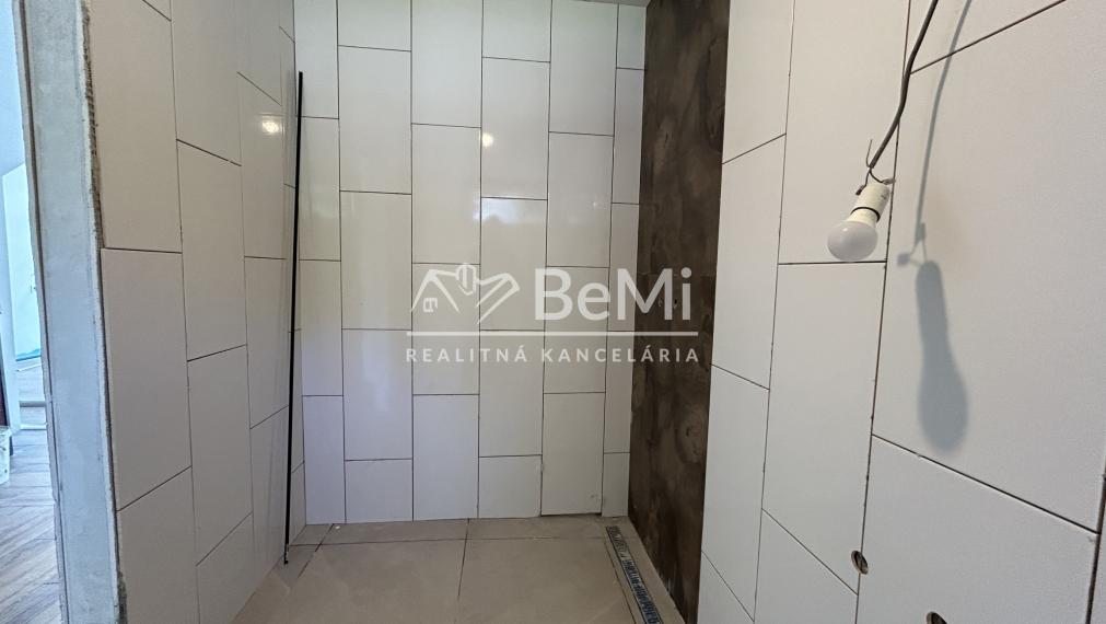 Predaj novostavba, 4 izbový byt,  rodinný dom Nová Baňa (102-12-MIJK)