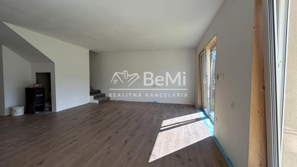 Predaj novostavba, 4 izbový byt,  rodinný dom Nová Baňa (102-12-MIJK)