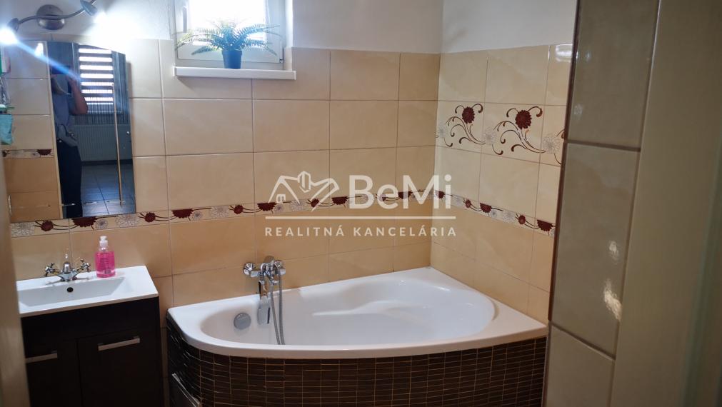 034-12-PAMA     4 izbový rodinný  dom - Palárikovo