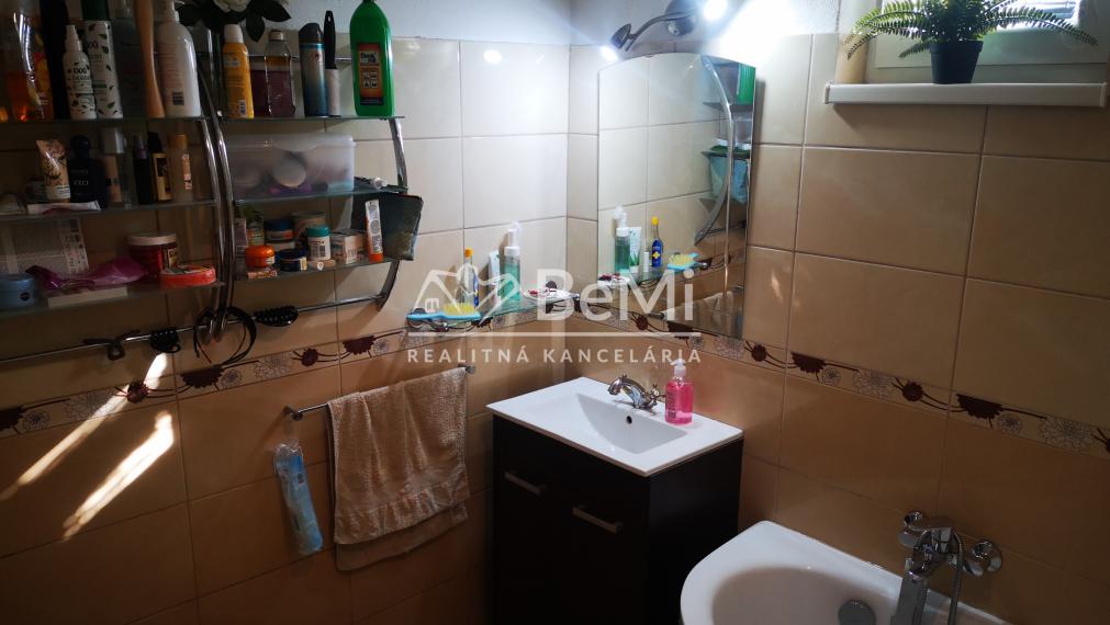 034-12-PAMA     4 izbový rodinný  dom - Palárikovo