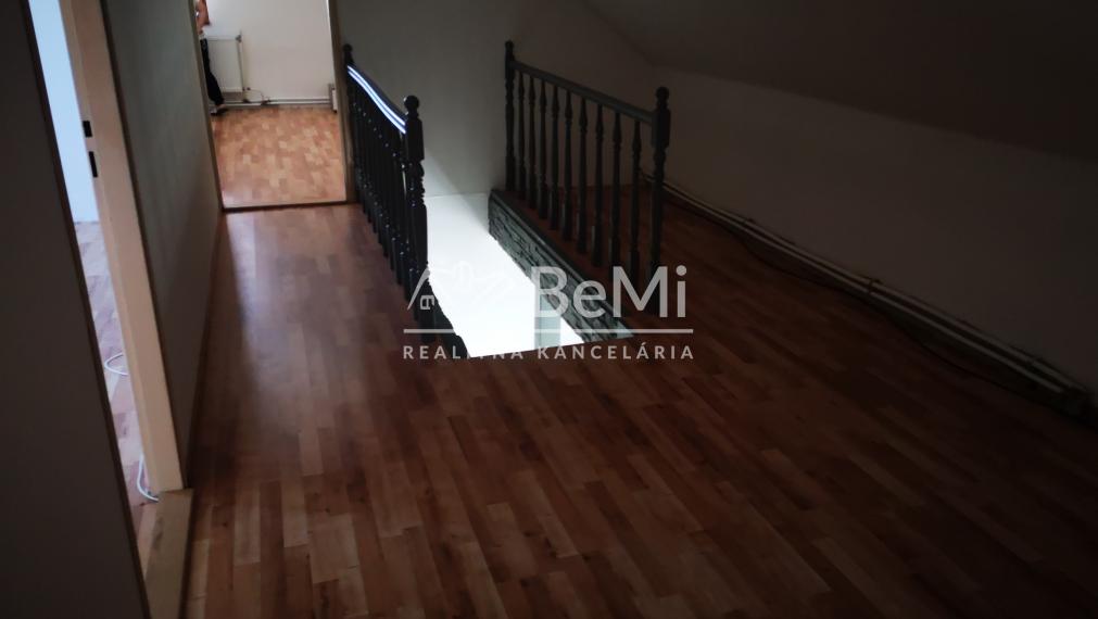 034-12-PAMA     4 izbový rodinný  dom - Palárikovo